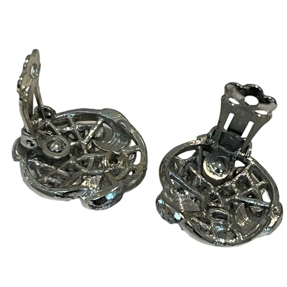 Vintage Coro Silver Tone Clip on Earrings - Picture 3 of 5